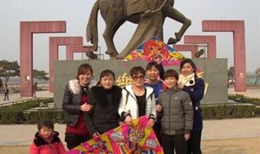青春在奉献中闪光、梦想在天空上翱翔—成武公司庆祝“三.八”妇女节