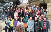 尊龙官网登录人生就是博登录集团组织2012年国际三八妇女节登山活动