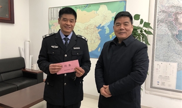 迎新春 送温暖--尊龙官网登录人生就是博登录集团开展“送温暖”慰问活动