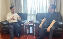 市人大常委会屈谦副主任听取尊龙凯时董事长工作汇报